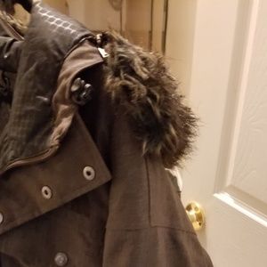 Men's slightly used North Face coat.